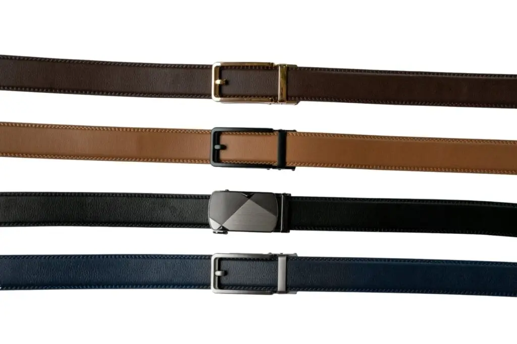 4 verschillende straps met 4 verschillende gespen